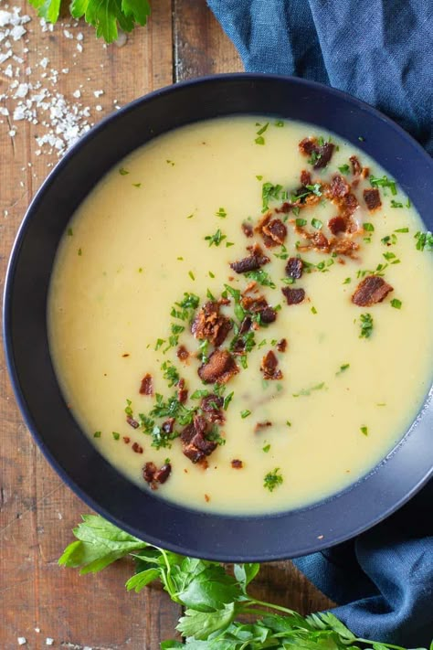 Potatoe Leek Soup Recipe, Soups Creamy, Dairy Free Potato Soup, German Potato Soup, Creamy Potato Leek Soup, Leeks Soup Recipes, Garlic Roasted Potatoes, Potato Leek, Fall Evening