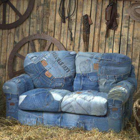 :) Denim Couch, Denim Sofa, Denim Furniture, Blue Jeans Crafts, Recycle Jeans, Upcycle Jeans, Old Jeans, Recycled Denim, Upcycled Furniture