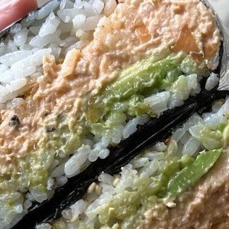 Roasted Seaweed, Kewpie Mayo, Tuna Mayo, Tuna Avocado, Canned Tuna, Japanese Recipes, Lunch Recipes Healthy, Pack Lunch, Plastic Wrap