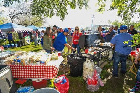 Tips for Planning the Perfect Baseball Tailgate - Tailgater Magazine Baseball Tailgate Food, Baseball Tailgate, Tailgate Ideas, Family Friendly Games, Tailgate Food, Baseball Game, Baseball Games, Drinking Games, Get The Party Started