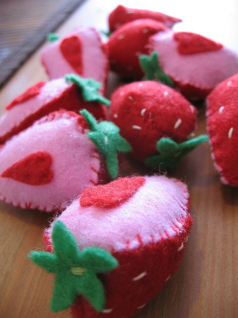 How To (felt strawberry halves) by MegnificentMade, via Flickr Felted Strawberry, Tea Party Christmas, Felt Strawberries, Strawberry Tops, Felt Strawberry, Food Craft Ideas, Felt Fruit, Food Tutorials, Strawberry Tea