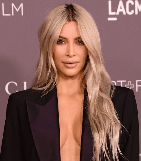 Kylie Jenner Just Dyed Her Hair to Match the Top-Trending Color on Pinterest Kim Kardashian Blonde, Hair Dark Roots, Dark Roots Hair, Natural Dark Hair, Celebrity Hair Trends, Blonde Dye, Kim Kardashian Hair, Blond Ombre, Ombre Blond