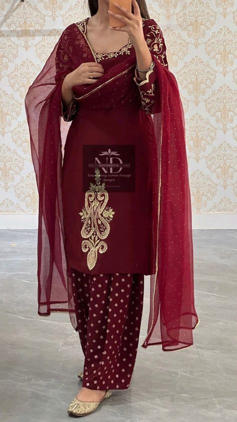 #maroonsuits #festivaloutfit #suittrend #suitsforwomen #dresstoimpress #karvachauth Red Punjabi Suit Party Wear, Old Style Punjabi Suits, Salvar Suite Design, Pakistani Red Suit, Maroon Suit Women Indian, Back Design For Suit, Maroon Punjabi Suit, Women Suits Design, New Suits Designs For Women