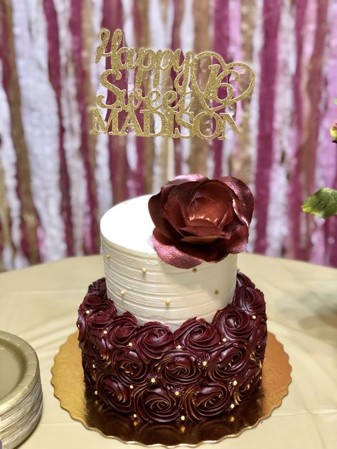 Sweet 16 burgundy and gold rosette birthday cake #sweet16 #sweetsixteen #birthdaycake #rosettecake #burgundy #gold Burgundy And Gold Birthday Party Ideas, Burgundy Birthday Cake, Burgundy And Gold Cake, Violet Birthday Cake, Burgundy Cakes, Rosette Birthday Cake, Burgundy And Gold Wedding, Color Palette Wedding, Gold Wedding Ideas