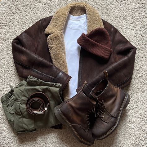 Twd Outfits Male, Men Boots Style Casual, Mens Rugged Style, Rustic Mens Fashion, Mountain Man Style, Lumberjack Style, Casual Outfit Inspiration, Mens Casual Dress Outfits, Guys Clothing Styles