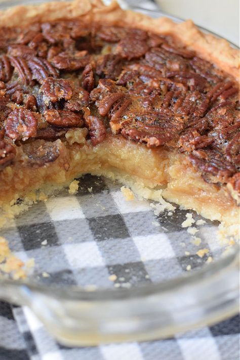 Old Fashioned Pecan Pie Recipe, Classic Pecan Pie Recipe, Best Pecan Pie Recipe, Classic Pecan Pie, Homemade Pecan Pie, Pecan Pie Crust, Best Pecan Pie, Pecan Pie Filling, Egg Custard