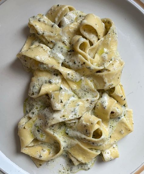 Pesto Cream Sauce, Pasta Aesthetic, Cream Pasta, Homemade Pesto, Food O, Think Food, Food Is Fuel, Cream Sauce, Foods To Eat