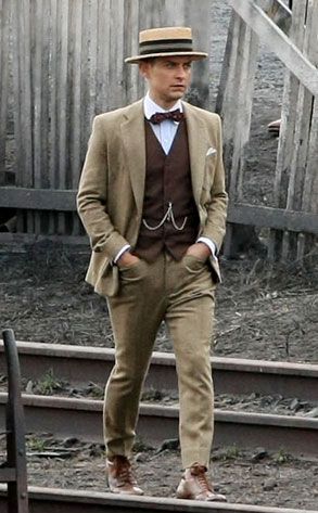 Men's Outfits From the 1920s | Think Jay Gatsby is the only one with shirts to weep over? Great Gatsby Party Outfit, Great Gatsby Outfit, Gatsby Outfit, Kentucky Derby Outfit, 1920s Mens Fashion, 1920s Men, Derby Outfits, 1920s Outfits, Great Gatsby Fashion