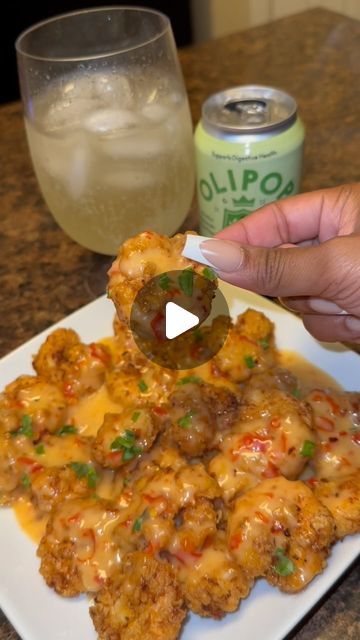 Destiny symone on Instagram: "Bang bang shrimp 🍤" Yum Yum Shrimp Recipe, Whole Shrimp Recipes, Easy Seafood Recipes Simple, Firehouse Desserts, What To Eat With Shrimp, Fried Shrimp Dinner Ideas, Mixed Seafood Dishes, Fried Shrimp Recipes Easy, Shrimp Dinner Ideas