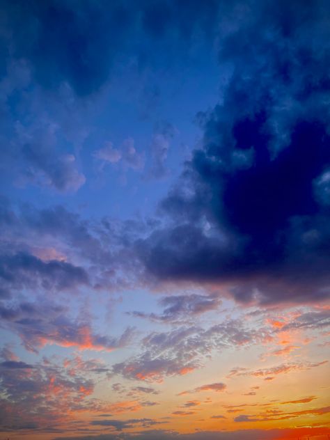 sunset / blue sky❤️ Pretty Blue Sky Aesthetic, Blue Sunset Aesthetic, Blue And Yellow Sunset, Orange And Blue Sky, Lr Photo Editing Background Hd, Aroace Flag, Blue Sunrise, Blue Bg, Dance Film