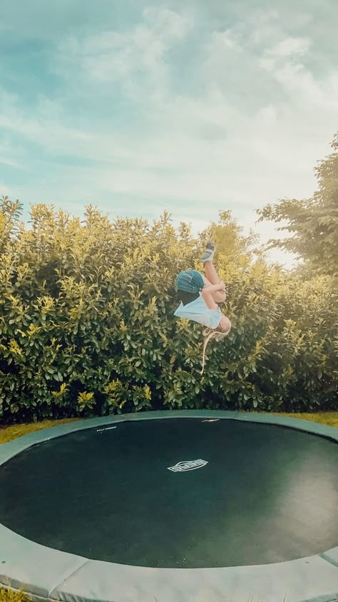 Front Flip Tutorial, Bunker Aesthetic, Trampoline Aesthetic, Trampoline Gymnastics, Trampoline Tricks, Flip Tutorial, Front Flip, Outdoor Trampoline, Best Trampoline