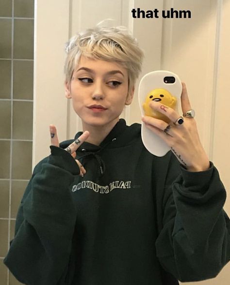 Dyed Pixie Cut, Trans Boy Haircut, Queer Haircut, Kailee Morgue, Queer Hair, Short Dyed Hair, Men Blonde Hair, Androgynous Hair, Pixie Cut Styles