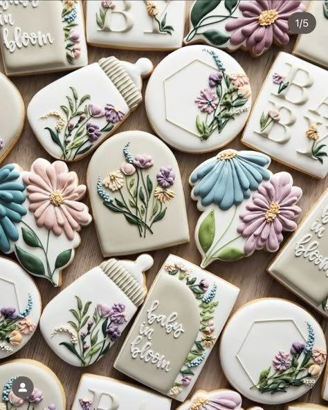 Floral Baby Shower Cookies, Lavender Cookies, Flower Sugar Cookies, Royal Icing Flowers, Surprise Baby Shower, Royal Iced Cookies, Sugar Cookie Royal Icing, Wildflower Baby Shower, Baby In Bloom