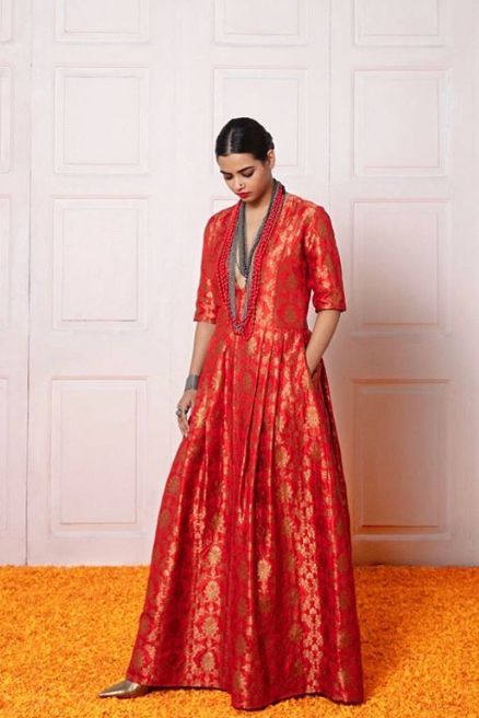 Sabyasachi Aesthetic, Day Wedding Outfit, Catalogue Shoot, Saree Reuse, Latest Bridal Lehenga, Lehnga Dress, Lehenga Online, Indo Western Dress, Half Saree Designs