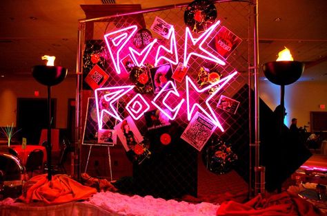 Rock Party Decorations, Punk Rock Room, Punk Prom, Adult Birthday Party Themes, Punk Room, 80s Glam Rock, Punk Decor, Rock And Roll Birthday, Rock Room