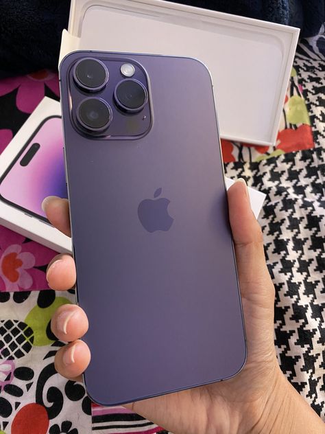 Apple Gadgets Iphone, Apple Iphone Accessories, Free Iphone Giveaway, Get Free Iphone, Apple Technology, Iphone Obsession, Silicone Iphone Cases, Pretty Iphone Cases, Iphone Pictures