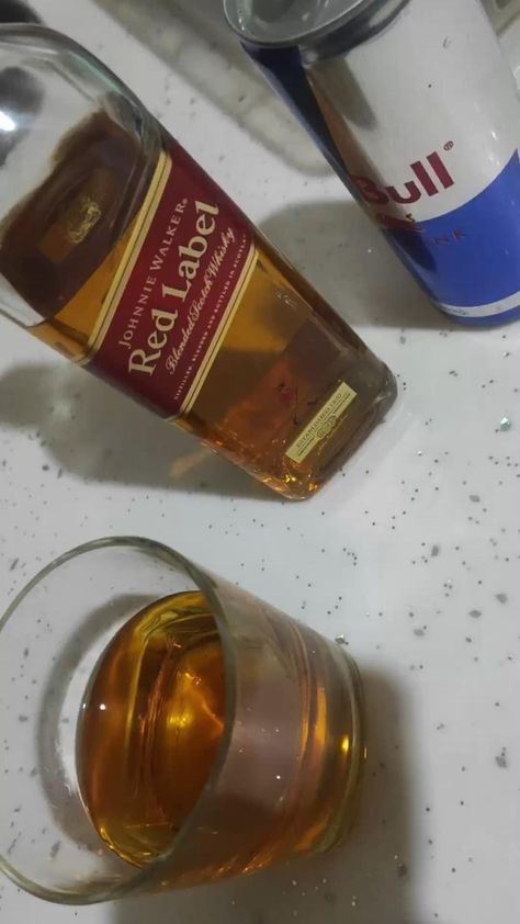 Red Label Whiskey Snapchat, Whiskey Fake Story, Alcohol Fake Snap, Whisky Fake Story, Whisky Snap, Alcholic Drink Aesthetic, Fake Alcohol Story, Alcoholic Drinks Aesthetic, Whisky Red Label