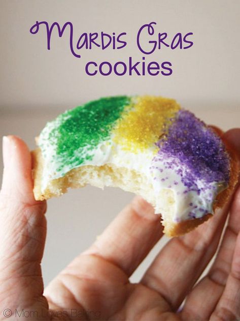 Mardi Gras Cookies Cinnamon Roll King Cake, Mardi Gras Desserts, Sweet Deserts, Haitian Recipes, Mardi Grad, King Cakes, King Cake Recipe, Mardi Gras King Cake, Mardi Gra