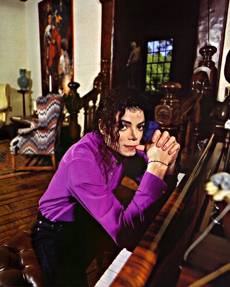 Michael Jackson in Neverland by Harry Benson, 1993. Harry Benson, Neverland Ranch, Michael Jackson Neverland, Love Dance, Joseph Jackson, Michael Jackson Pics, King Of Pop, Paris Jackson, King Of Music