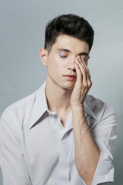 Free Download: Man in suit rubbing eye Free Photo Big White Flowers, Man In Suit, Suit Model, Free Man, Man Hand, Women Laughing, Face Men, Male Poses, Male Portrait