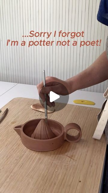 Pottery Citrus Juicer, Ceramic Citrus Juicer, Pottery Juicer, Slab Pottery Templates, Pottery Videos, Pottery Workshop, Citrus Juicer, Slab Pottery, Pottery Classes