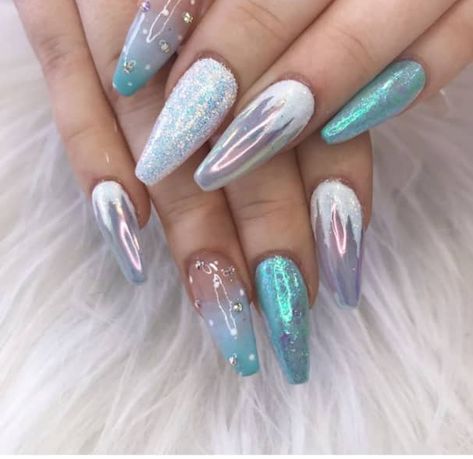 frozen nail design Frozen Nail Designs, Olaf Nails, Disney Frozen Nails, Frozen Nail Art, Frozen Nails, Nails Design Ideas, Winter Nails Acrylic, White Nail Designs, Disney Nails