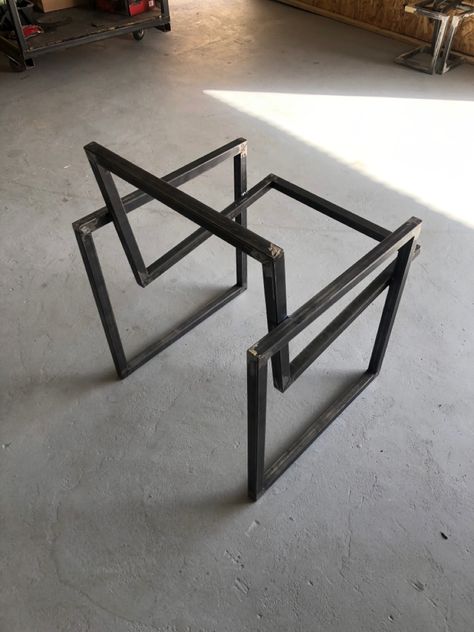 This metal chair is very comfortable to enjoy many needs together Wabisabi Living, Metal Chair Design, Metal And Wood Chairs, Metal Sheet Design, Metal Outdoor Chairs, Iron Furniture Design, Steel Furniture Design, Machining Metal Projects, Welded Furniture