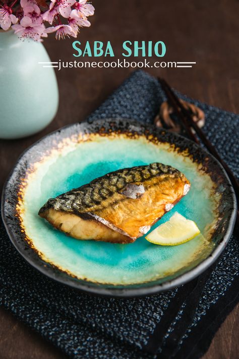 Grilled Mackerel (Saba Shioyaki) 鯖の塩焼き | Easy Japanese Recipes at JustOneCookbook.com Grilled Mackerel, Grilled Fish Recipes, Just One Cookbook, Mackerel Recipes, Easy Japanese Recipes, Easy Fish Recipes, Japanese Recipes, Food Displays, Grilled Fish