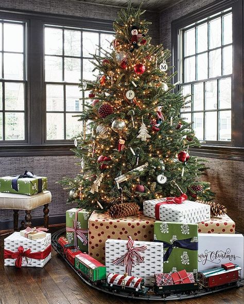 The Cottage Journal on Instagram: “A toy train around the Christmas tree brings all sorts of nostalgia to us! 🚂 Are there any Christmas traditions/items that bring sweet…” Train Under Christmas Tree, Diy Gifts Paper, Christmas Presents For Dad, Christmas Ideas For Boyfriend, Christmas Presents For Girls, Cottage Journal, Christmas Tree With Presents, Paper Bird, Christmas Gifts For Teen Girls