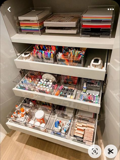 Corporate Office Organization, Tiny Kitchenette, Work Organization Ideas, Office Supplies Closet, School Office Organization, Craft Closet Organization, Craft Studios, Crafts Organization, Craft Room Inspiration