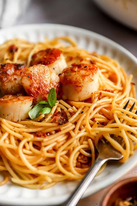 Bacon Scallop Pasta, Scallop Pasta Red Sauce, Scallop Pasta Creamy, Spicy Shrimp And Scallop Pasta, Scallops And Bacon, Scallops And Pasta, Lemon Butter Scallops Pasta, Squid Pasta, Scallop Recipes Pasta