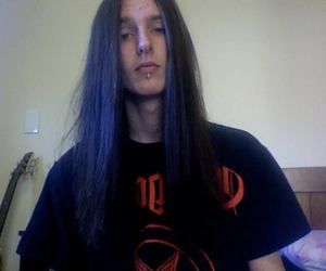 Long Hair Metalhead, Metalhead Guy, Alternative Subcultures, Metal Boy, Aesthetic People, Goth Aesthetic, Long Hair Styles Men, Metal Style, Pretty Men