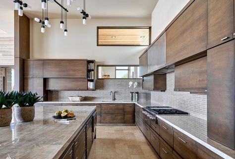 Desert Kitchen, Southwestern Kitchen, Backsplash With Dark Cabinets, Kitchen Projects Design, Modern Backsplash, Modern Desert, Limestone Flooring, Flat Panel Cabinets, Modern Craftsman