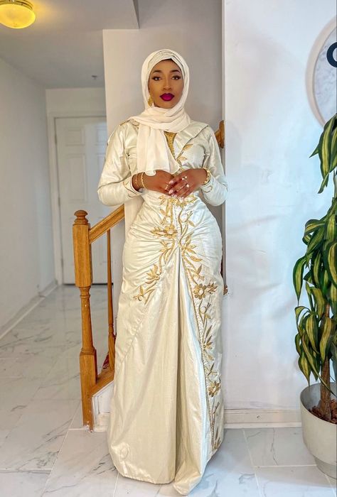 Orange Bazin Styles, Basin Styles For Women, Eid Outfits African, Bazin Styles, African Dress Patterns, Nigerian Dress, African Wedding Attire, Best African Dresses, African Inspired Clothing