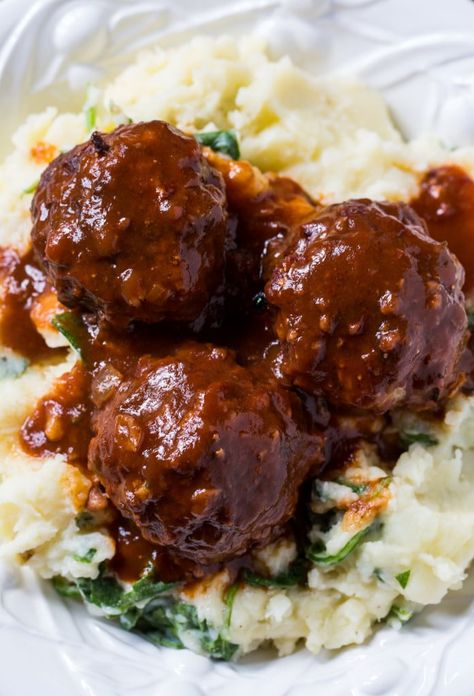 Red Wine Braised Meatballs with Spinach-Gruyere Mashed Potatoes Meatballs And Mashed Potatoes, Braised Meatballs, Wine Gravy, Red Wine Gravy, Red Wine Recipe, Beef Meatballs, Mashed Potato Recipes, Low Fodmap Recipes, How To Cook Potatoes