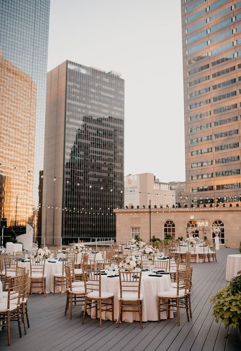 Downtown Dallas Rooftop wedding reception setup at 400 North Ervay Wedding Venue Rooftop Wedding Venue Ideas, Rooftop Wedding Aesthetic, Rooftop Terrace Wedding, Roof Top Wedding Decor, Rooftop City Wedding, High Rise Wedding, Rooftop Wedding Reception Decor, Rooftop Reception Wedding, Modern Rooftop Wedding