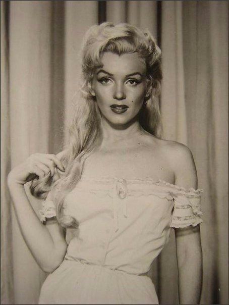 Marilyn Oud Hollywood, River Of No Return, Kristina Webb, Stars D'hollywood, Jane Russell, Joe Dimaggio, Mae West, Gene Kelly, Marilyn Monroe Photos