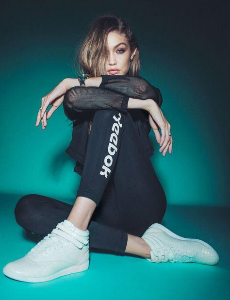 Gigi Hadid Reebok, Gigi Hadid Photoshoot, Reebok Freestyle Hi, Urban Street Fashion, Reebok Freestyle, Modele Fitness, Modeling Poses, Pose Model, Studio Photography Fashion