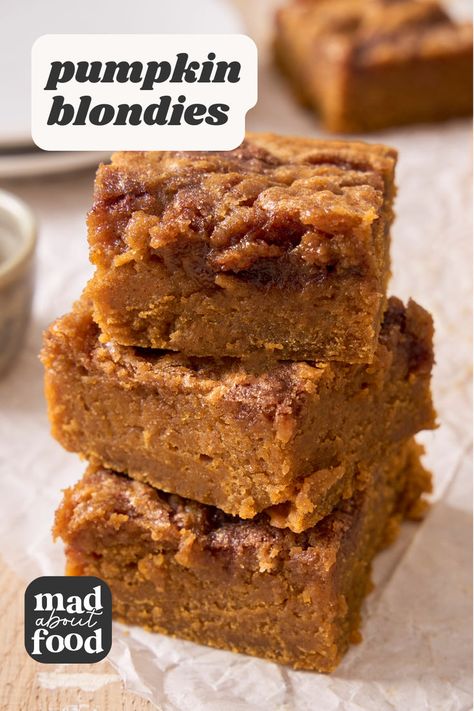 These Pumpkin Blondies are a delicious twist on classic fall flavors! They are loaded with pumpkin spice and have a decadent brown sugar swirl throughout. Pumpkin Blondies Recipe, Pumpkin Blondies, Blondie Recipe, Homemade Pumpkin Spice Latte, Grilled Dinner, Blondies Recipe, Sugar Pumpkin, Fall Flavors, Homemade Pumpkin