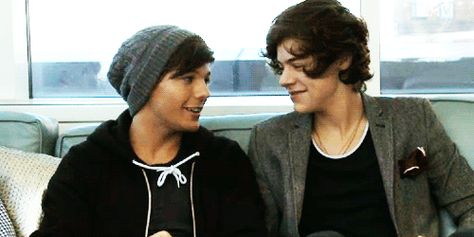 Larry Gif, Larry Pics, Isak & Even, Sing For You, Dont Love Me, Harry And Louis, Louis Harry, Harry Louis, Louis And Harry