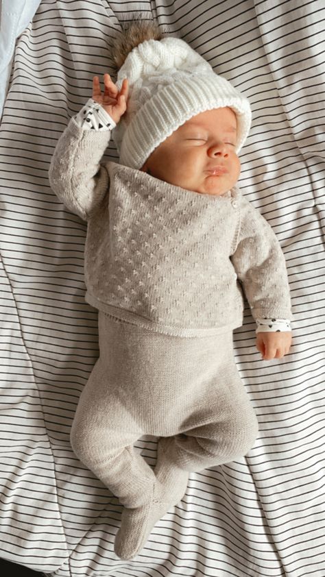 Baby Boy Coming Home Outfit Winter, Winter Newborn Outfits, Newborn Winter Outfits, Winter Baby Outfits, Baby Winter Outfits, Newborn Winter Clothes, Newborn Style, Winter Babies, Baby Going Home Outfit