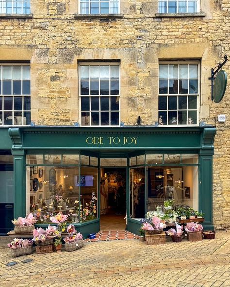 Last week I was invited to the launch of this beautiful new shop in Stamford, @odetojoyflowers is on Ironmonger Street and is such a gorgeous place. Full of flowers and gifts it’s well worth a browse and soak up the wonderful ambiance. Thank you for the invite 😊 - #historicpreservation #georgianarchitecture #georgianhouse #igersstamford #stamford #classicalarchitecture #england #historicbuildings #historicbuilding #lincolnshire #britishhouse #englishstyle #englisharchitecture #perfecthomesof... British House, English Architecture, Flowers And Gifts, Ode To Joy, Georgian Architecture, Shop Fronts, Georgian Homes, Historic Preservation, English Style