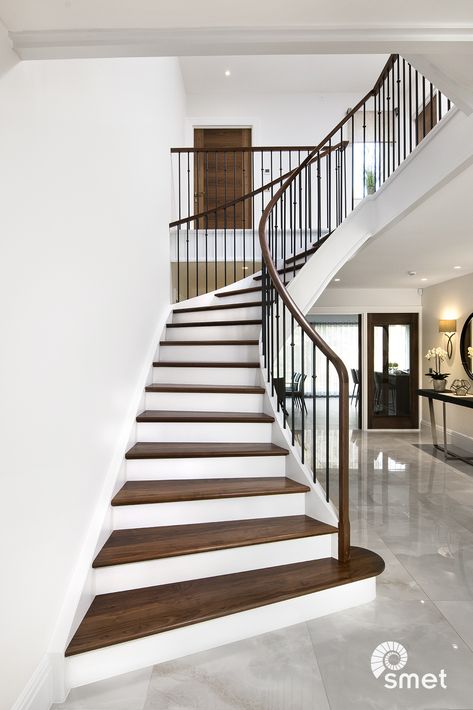 Staircase Landing, White Staircase, Wrought Iron Staircase, Foyer Staircase, Contemporary Stairs, Staircase Railing Design, Iron Staircase, Winding Staircase, Staircase Ideas