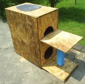 Cat House Outdoor Winter, Cat House Outdoor, Cat House Plans, Outdoor Cat Shelter, Feral Cat Shelter, Feral Cat House, Here Kitty Kitty, Cat Patio, Cat House Diy