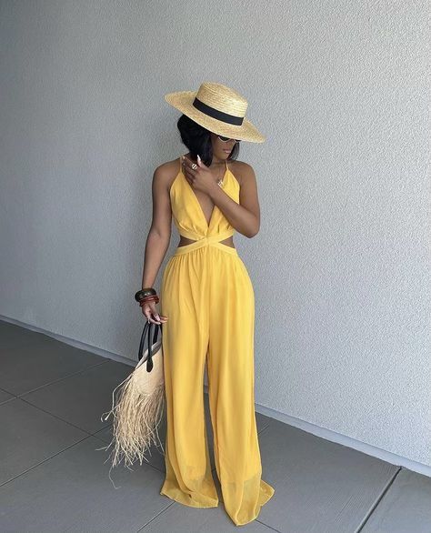 All White Beach Wedding Outfit Guest, Wedding Guest Looks Summer Classy, Feminine Outfits Black Women Summer, Winery Outfit Black Women, Chic Summer Outfits Black Women, Summer Beach Wedding Outfit Guest, Sunmer Dresses, Beach Wedding Outfit, Beachwear Fashion