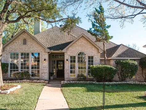 TX Real Estate - Texas Homes For Sale | Zillow Texas Homes For Sale, Zillow Homes, Texas Homes, Sale House, Perfect Place, Beautiful Homes, Real Estate, Cabin, Dream House