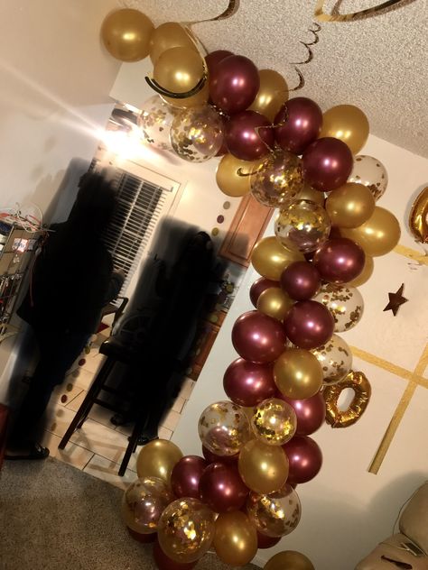 Maroon, Gold and Confetti Balloon Garland for birthday party. Maroon And Gold Birthday Decorations, Maroon And Gold Balloon Arch, Maroon Decorations Parties, Burgundy And Gold Birthday Party Ideas, Maroon And Gold Party, Maroon Birthday Decorations, Maroon And Gold Graduation Party Ideas, Maroon Party Decorations, Fall Birthday Decorations