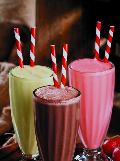 A milkshake, or shake, is a thick chilled drink that is usually made by blending milk along with fruits, flavourings or ice cream. Yummy Milkshake Recipes, Fruit Milkshake, Ganesha Artwork, Milkshake Recipe Easy, Peanut Butter Shake, Homemade Milkshake, Oreo Shake, Pit Dog, Fun Summer Drinks