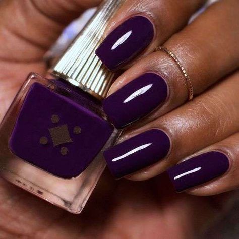 Brown Skin Nail Color Ideas, Nails On Dark Skin, Best Winter Nail Colors, Dark Skin Nail Polish, Nail Colors For Dark Skin, Dark Skin Nail Color, Dark Color Nails, Winter Nail Colors, Dark Purple Nails