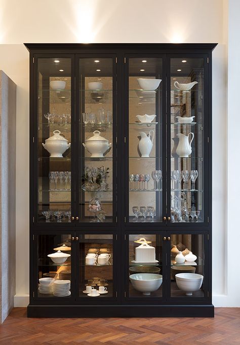 Black Crockery Unit, Modern China Cabinets, Lacquered Glass Design, Glass Cupboard Design, Glass Cabinets Kitchen, Glass Cabinet Design, Crockery Cabinet Design, Crockery Cabinet, Crockery Unit Design